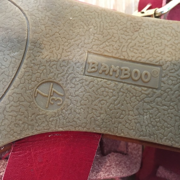 red sandals - Picture 3 of 3